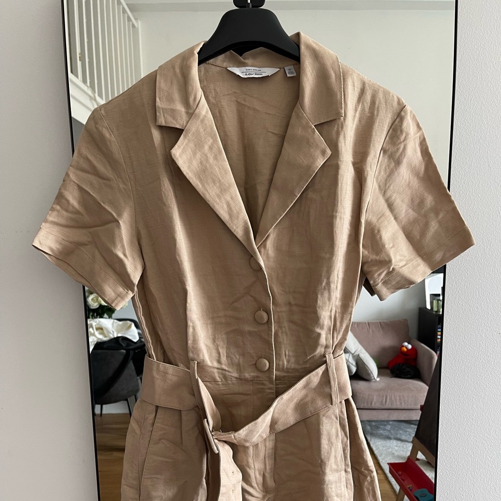 Short romper with belt